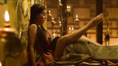 Im Ji Yeon và Lee Yoo Young trong "Gan Sin"