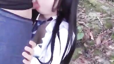 女子生徒が隣人に山へ誘われ、口淫を受ける