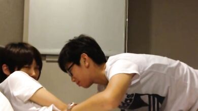 Các cô gái luôn thấy cô đơn khi đêm về