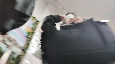 クラスメートのパンツを撮ろうとする