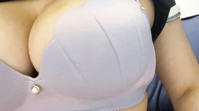 巨乳女子の自撮り