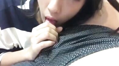 彼女が彼氏の肉棒を食べる