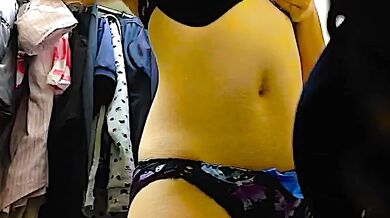 K◯Cバイト着替え　カメラ目線