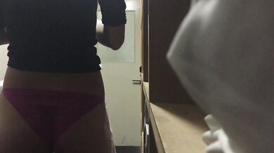 ハシヤスメ似 赤パンツ