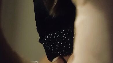 壁の隙間からの視点