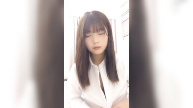 超可愛い大学生の妹が寮で自撮り 1