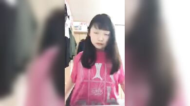 可愛い大学の妹と彼氏のビデオ通話で自慰