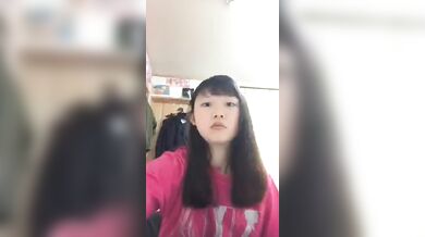 可愛い大学の妹と彼氏のビデオ通話で自慰