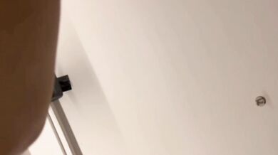 露臉JK制服少女『馬丹妮』乖巧懂事且反差，在酒店釋放天性，穿着新買的JK制服口交做愛 妹子顔值在線V (2)