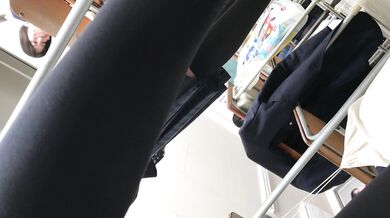 女子高生の着替え [3]