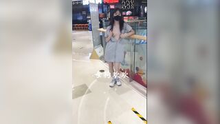 Dog Huanhuan Boldly Exposes Herself at Mall