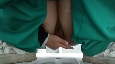 學生妹學校廁所自慰噴水