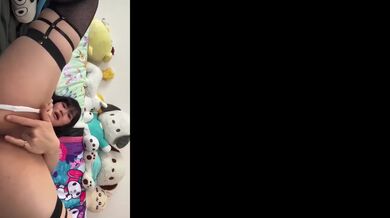 日本妹妹在房間用玩具自慰