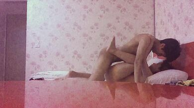 韓國大學情侶在酒店開房做愛視頻洩密