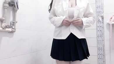 高中妹脫衣自拍60