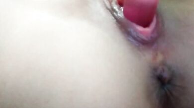 妹妹水晶屌插穴屁眼自慰