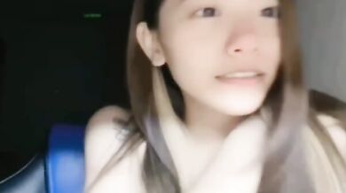 网红黄小唐早期黄播揉奶视频外流