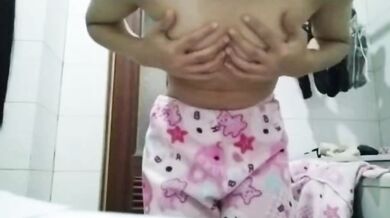 女子高生が脱いで自撮り18