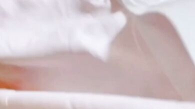 角質の友人が潮吹きを自慰行為します