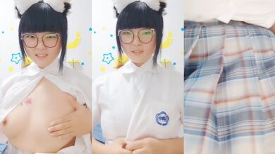 thiếu niên selfie xoa núm vú