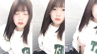 Teen show off