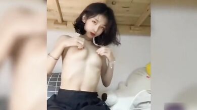 美しい女子寮の自撮り