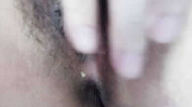 馬來西亞沙撈越可愛妹妹洗澡前的自慰