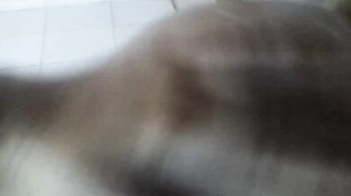 Nữ sinh Ashan selfie trong bồn tắm để dụ dỗ