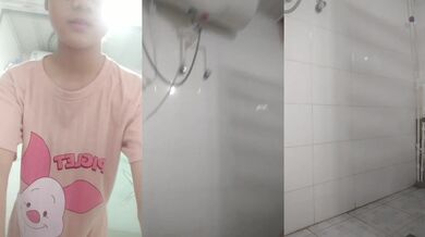 Thủ dâm trong bồn tắm và bắt chước một con khốn đi tiểu