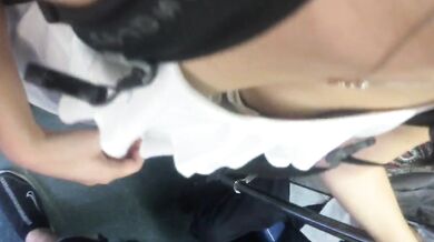 Đồng nghiệp nữ lộ diện