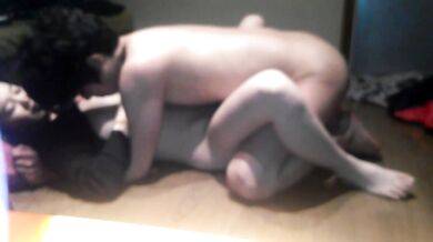 Cặp đôi Hàn Quốc selfie khi ân ái trong ký túc xá