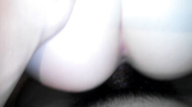 Cặp đôi Hàn Quốc selfie khi ân ái trong ký túc xá