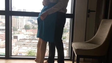 Cô gái Malaysia mặc đồng phục học sinh và quan hệ tình dục bằng miệng với bạn trai