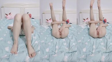 奶妹床上摸逼發騷1