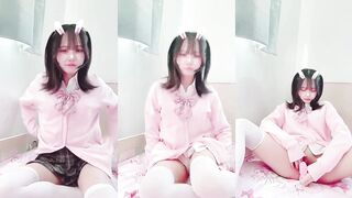 Cute Bunny Stimulates Pussy
