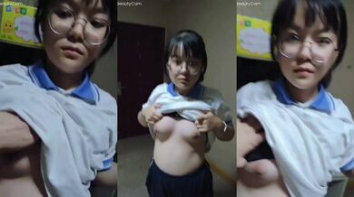 掀龍口一中眼鏡妹校服