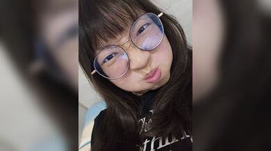 台灣自拍外流 TWZP 母狗吳O庭騷逼2 qtime, u2
