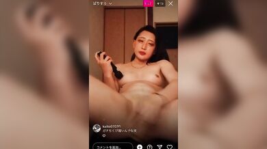 韓國メイクの日本人の女性