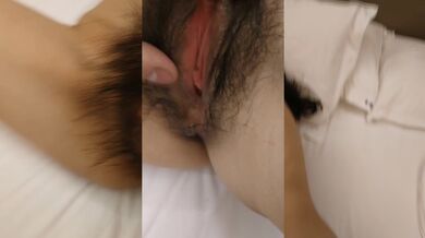 Nữ sinh nhút nhát không dám lộ mặt