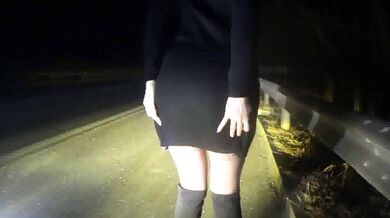 中国人カップルが路上でセックスしながら自撮り