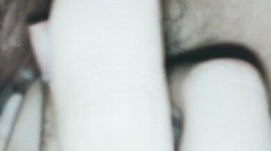 対照的な高校生美人の歯ブラシオナニー2