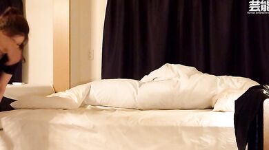 Người mẫu nổi tiếng showbiz Hàn lộ 32 nhà ngoại giao của mình