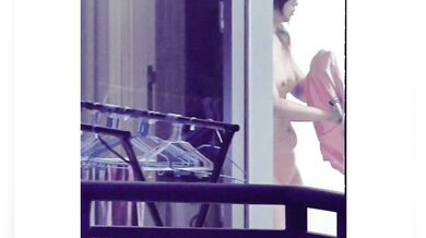 暑すぎるよ！太った隣人たちは服を着ないほうが快適だろう！