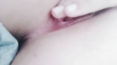 Big tits bitch grabs breasts and digs pussy to pull the juice