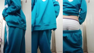 Nữ sinh mặc đồng phục cởi quần để dụ dỗ