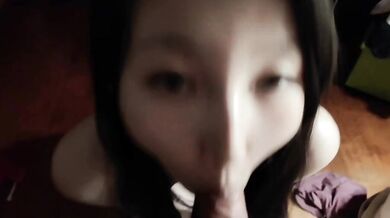 反差婊口交吃精液