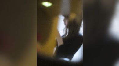 Cấp bách! Rõ ràng tư thế của cô gái sinh viên đại học lúc này rất đẹp