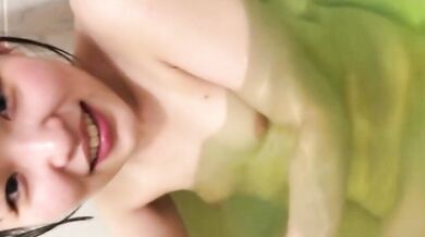 Ảnh cá nhân của 3 bạn 1 tuổi đang học đại học và ảnh tắm hoạt hình オススメ