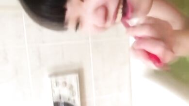 Ảnh cá nhân của 3 bạn 1 tuổi đang học đại học và ảnh tắm hoạt hình オススメ