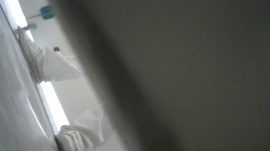 Bí mật quay phim người phụ nữ xinh đẹp thủ dâm trong khi xem phim trong toilet